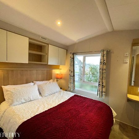 Lovely Holiday Home At Lyons Caravan Park! プレタティン エクステリア 写真